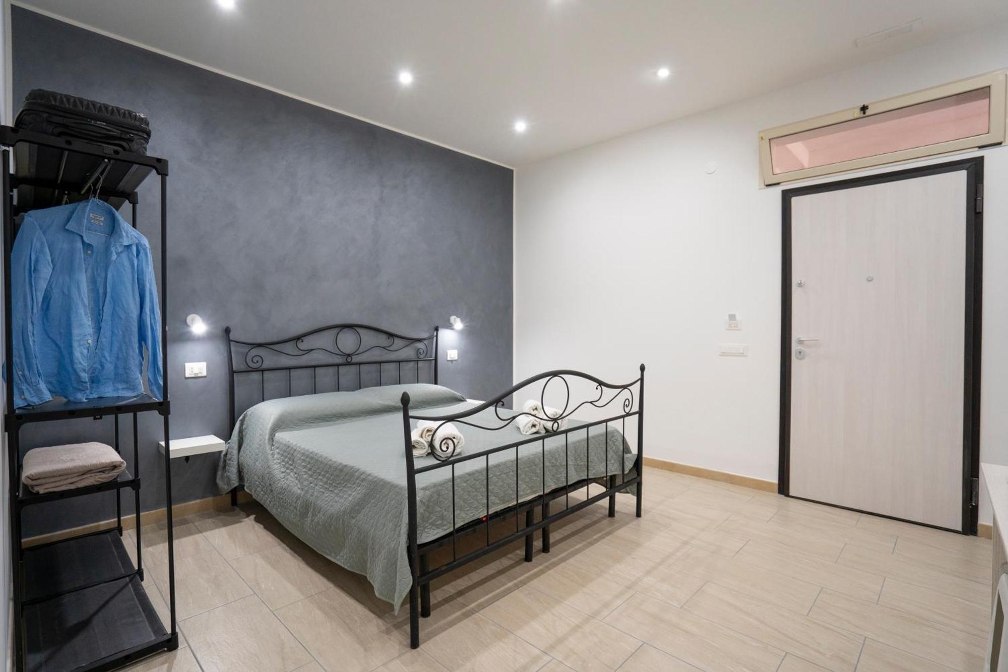 Saverio'S Apartment Тропеа Екстер'єр фото