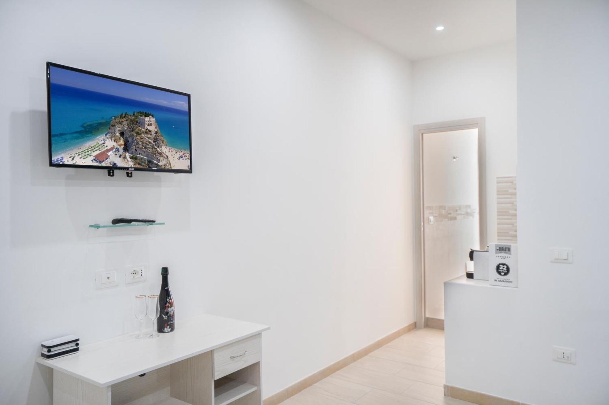 Saverio'S Apartment Тропеа Екстер'єр фото